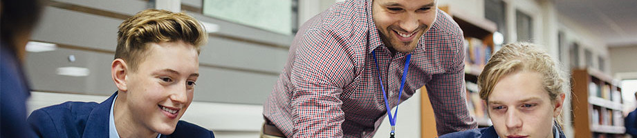 Coronafeirws: Ofqual yn cychwyn ymgynghoriad ar arholiadau ac asesiadau 2021 ar gyfer cymwysterau galwedigaethol a thechnegol